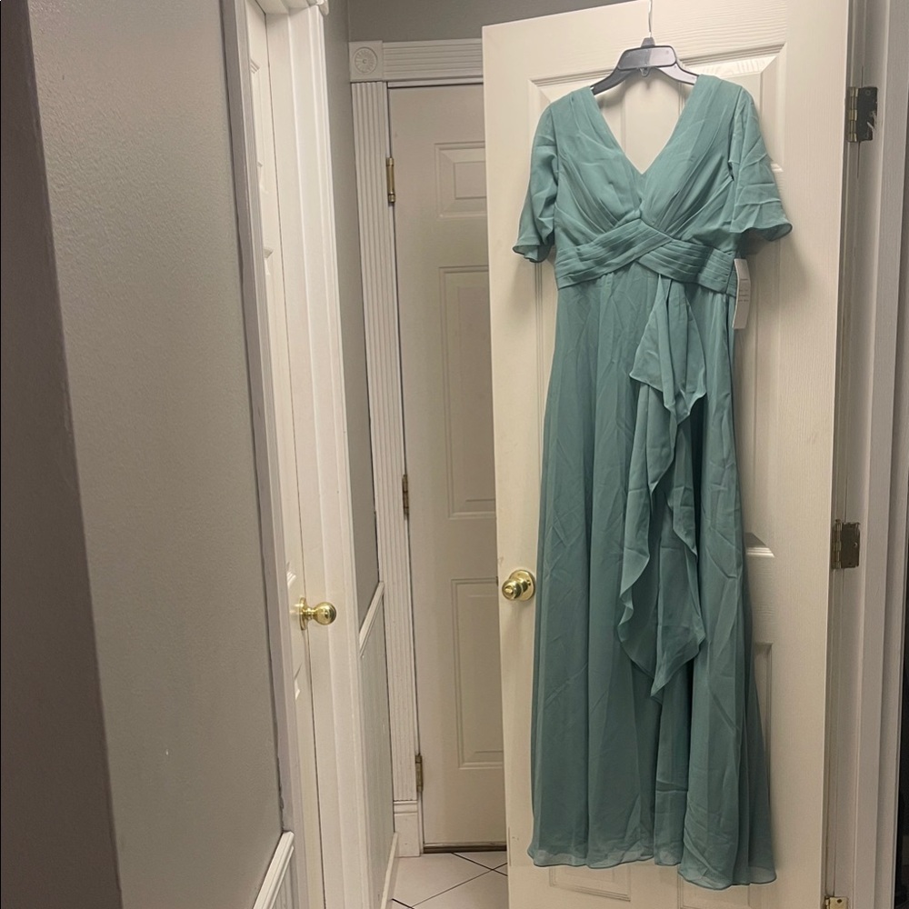 Elegant Teal Evening Gown